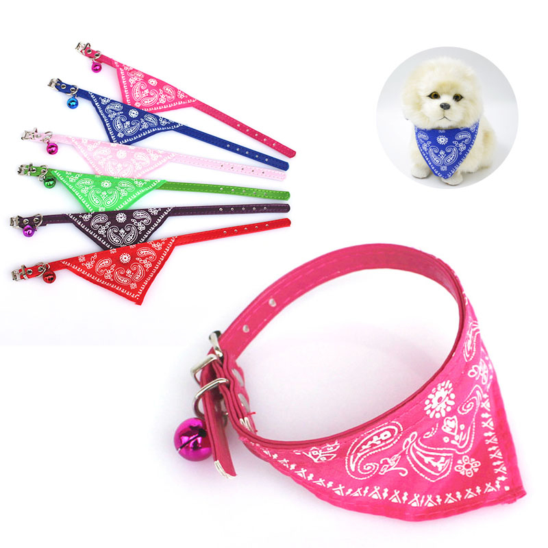 Pet triangle scarf with Bell